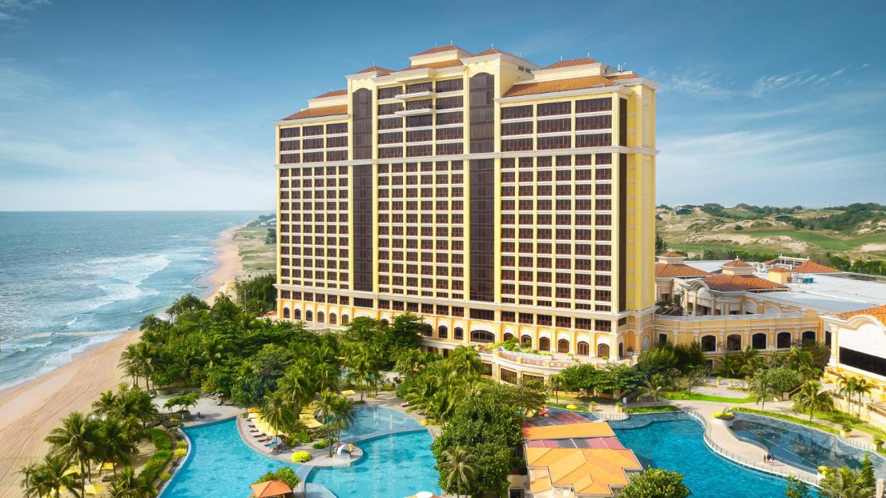 Отель Intercontinental Grand Хочам Экстерьер фото