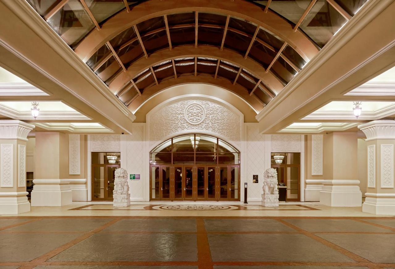 Отель Intercontinental Grand Хочам Экстерьер фото