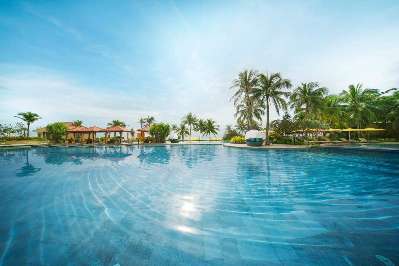 Отель Intercontinental Grand Хочам Экстерьер фото